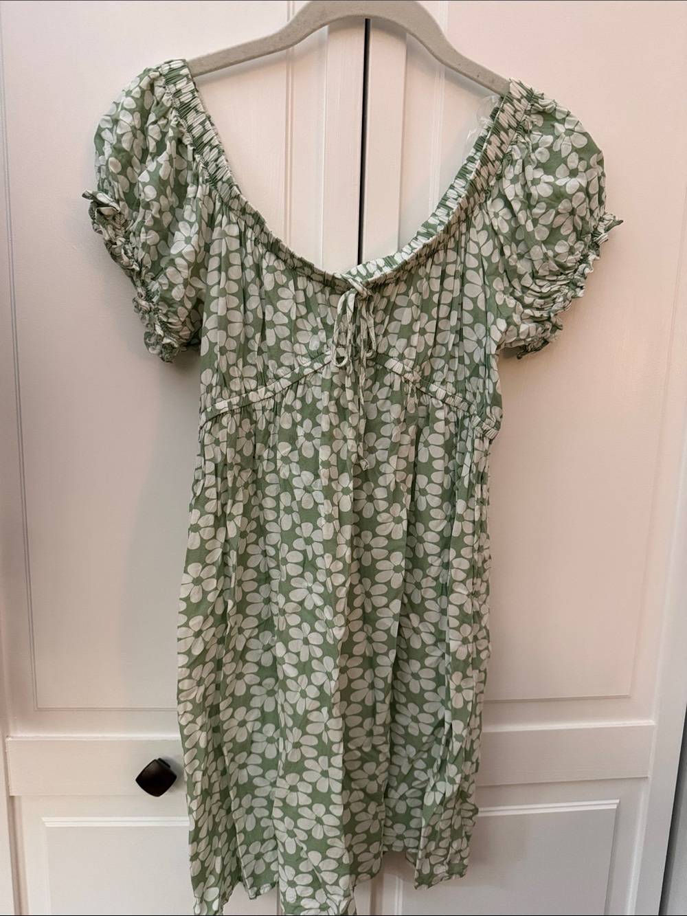 Full Tilt Green and White Floral Puff Sleeve Casual Dress
